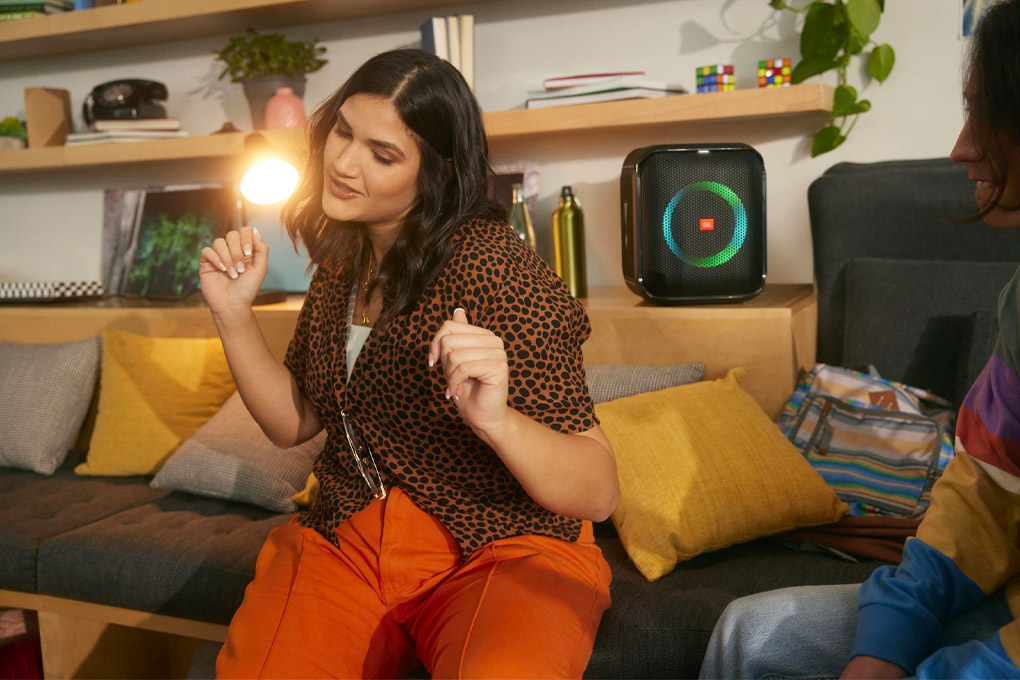 Loa Bluetooth JBL Partybox Encore Essential Màu Đen