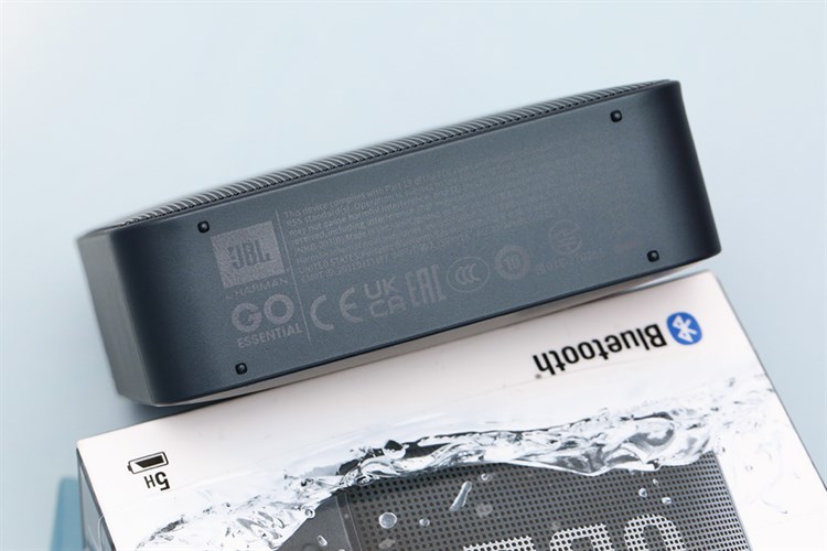 Loa Bluetooth JBL Go Essential Màu Đen