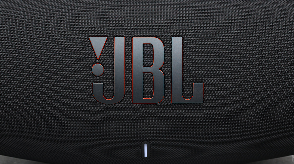 Loa Bluetooth JBL Boombox 3 - Logo JBL được in nổi đẹp mắt