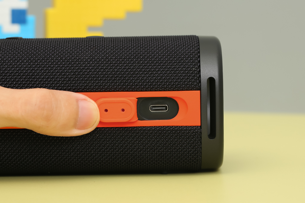 Loa Bluetooth Xiaomi Sound Outdoor Màu Đen