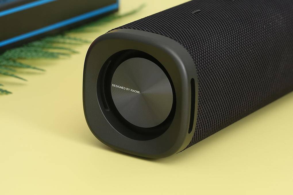 Loa Bluetooth Xiaomi Sound Outdoor Màu Đen