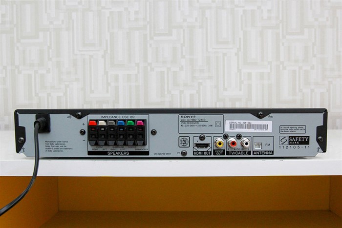 Dàn máy Sony DAV-TZ140 5.1 CH Màu Đen