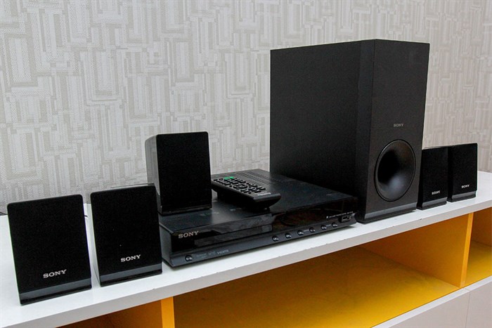 Dàn máy Sony DAV-TZ140 5.1 CH Màu Đen