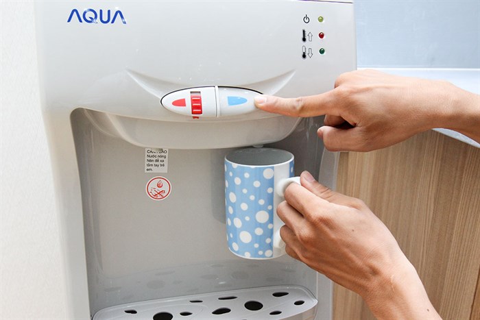 Cây nước nóng lạnh Aqua AWD- M30HCR Màu Trắng