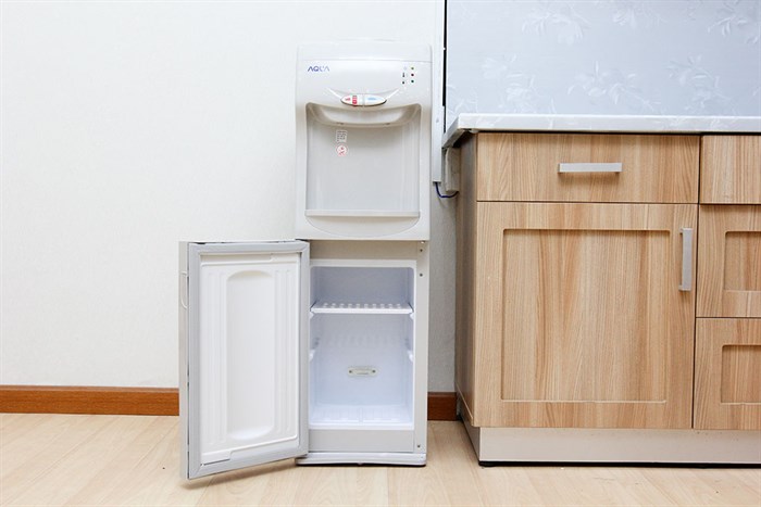 Cây nước nóng lạnh Aqua AWD- M30HCR Màu Trắng