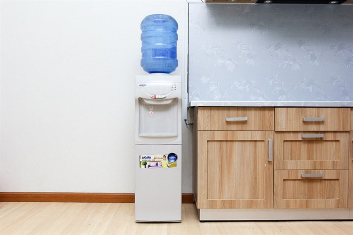 Cây nước nóng lạnh Aqua AWD- M30HCR Màu Trắng