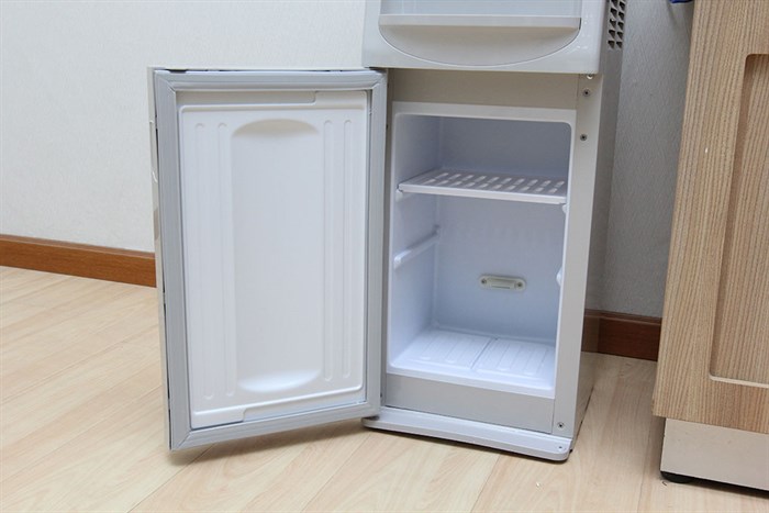 Cây nước nóng lạnh Aqua AWD- M30HCR Màu Trắng