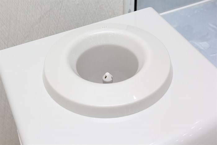 Cây nước nóng lạnh Aqua AWD- M30HCR Màu Trắng