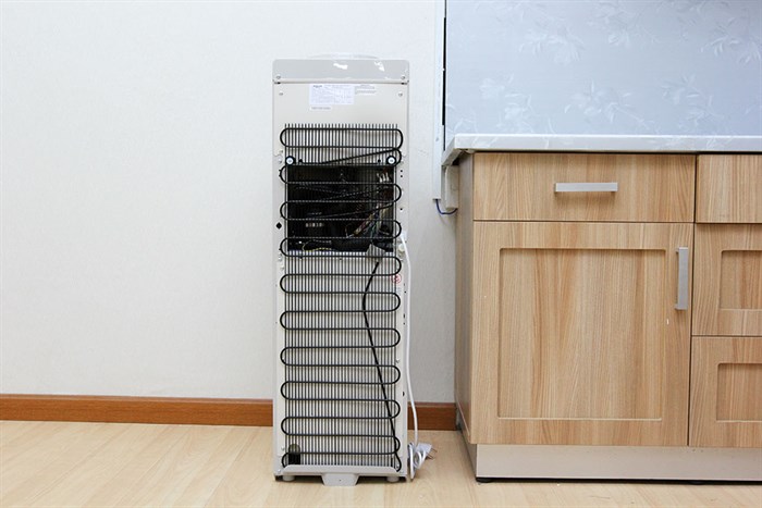 Cây nước nóng lạnh Aqua AWD- M30HCR Màu Trắng