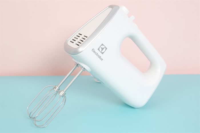 Máy đánh trứng Electrolux EHM3407 Màu Trắng
