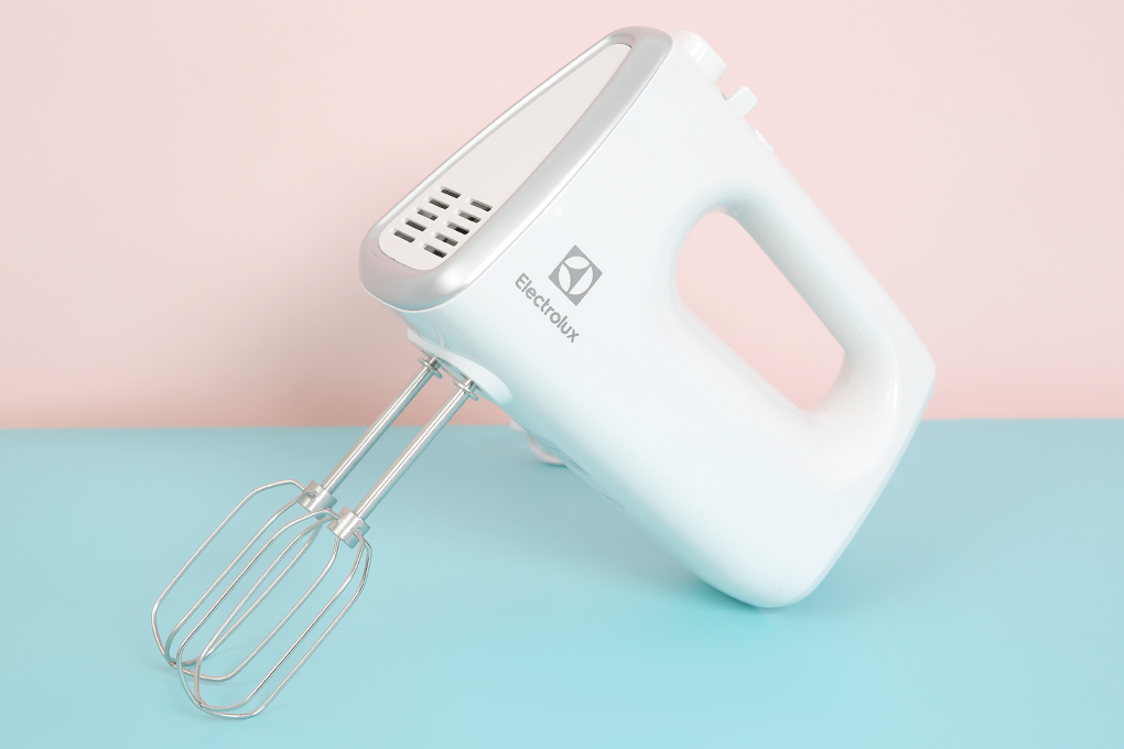 Máy đánh trứng Electrolux EHM3407 Màu Trắng