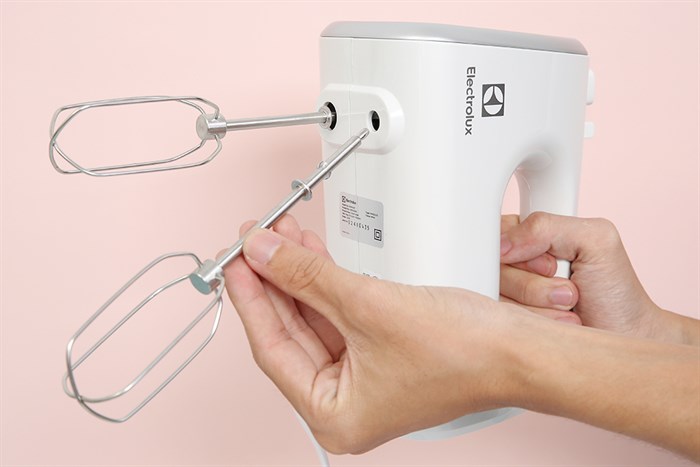 Máy đánh trứng Electrolux EHM3407 Màu Trắng