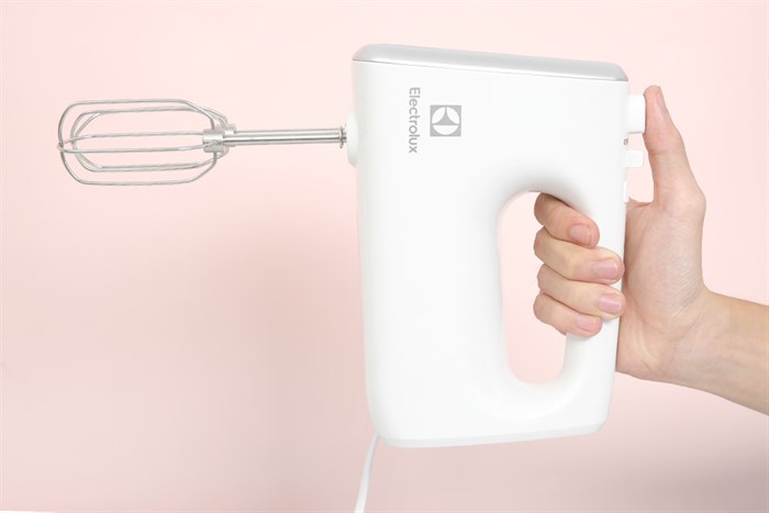 Máy đánh trứng Electrolux EHM3407 Màu Trắng
