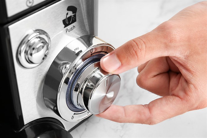 Máy nhồi bột đánh trứng Unie EM2 Màu Bạc Inox