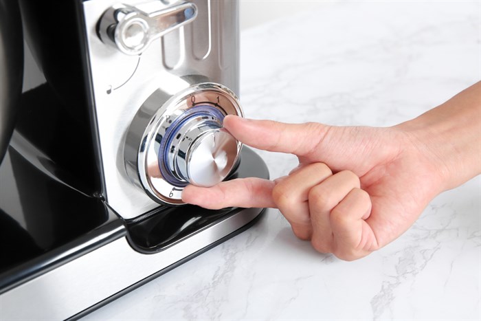 Máy nhồi bột đánh trứng Unie EM5 Màu Bạc