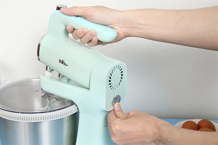 Máy nhồi bột đánh trứng Bear DDQ-B03V1 Màu Xanh ngọc