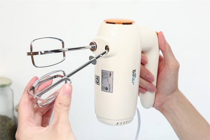 Máy đánh trứng Bear DDQ-B01K1 Màu Trắng