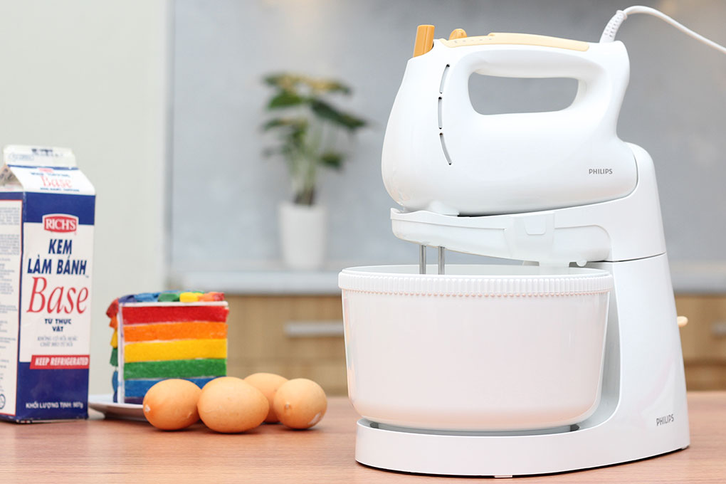 Máy đánh trứng Electrolux: đánh trứng nhẹ nhàng, không lo mỏi tay (EHM3407)  • Điện máy XANH - YouTube