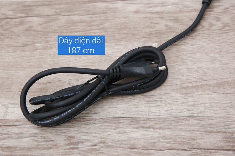 Dây điện dài tiện lợi - Máy tạo kiểu tóc Philips BHS675