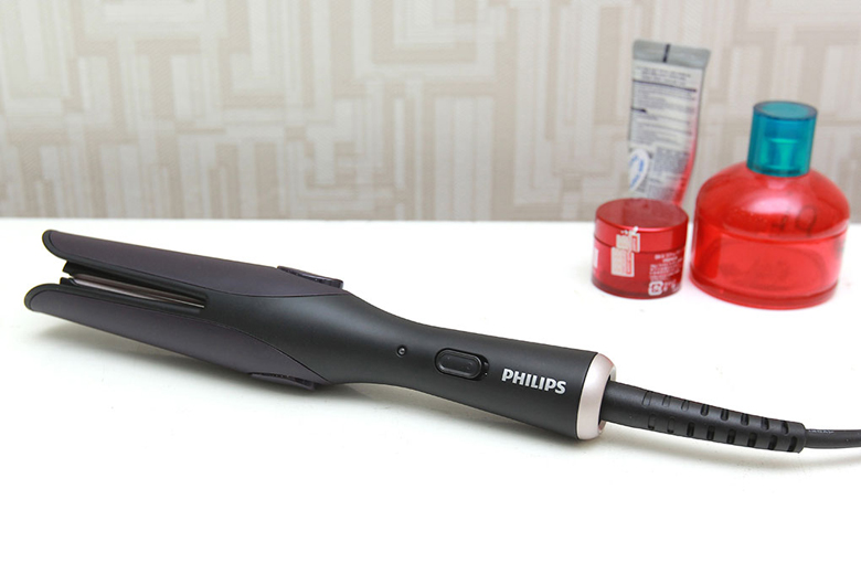 Máy tạo kiểu tóc Philips BHH777 – Máy có kích thước nhỏ gọn, thiết kế và màu sắc đẹp mắt. Máy tạo kiểu tóc Philips BHH777 – Máy có kích thước nhỏ gọn, thiết kế và màu sắc đẹp mắt.