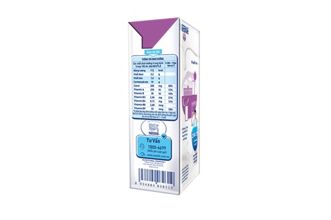 Sữa tiệt trùng Nestle hương Việt quất hộp 180ml (4 hộp)