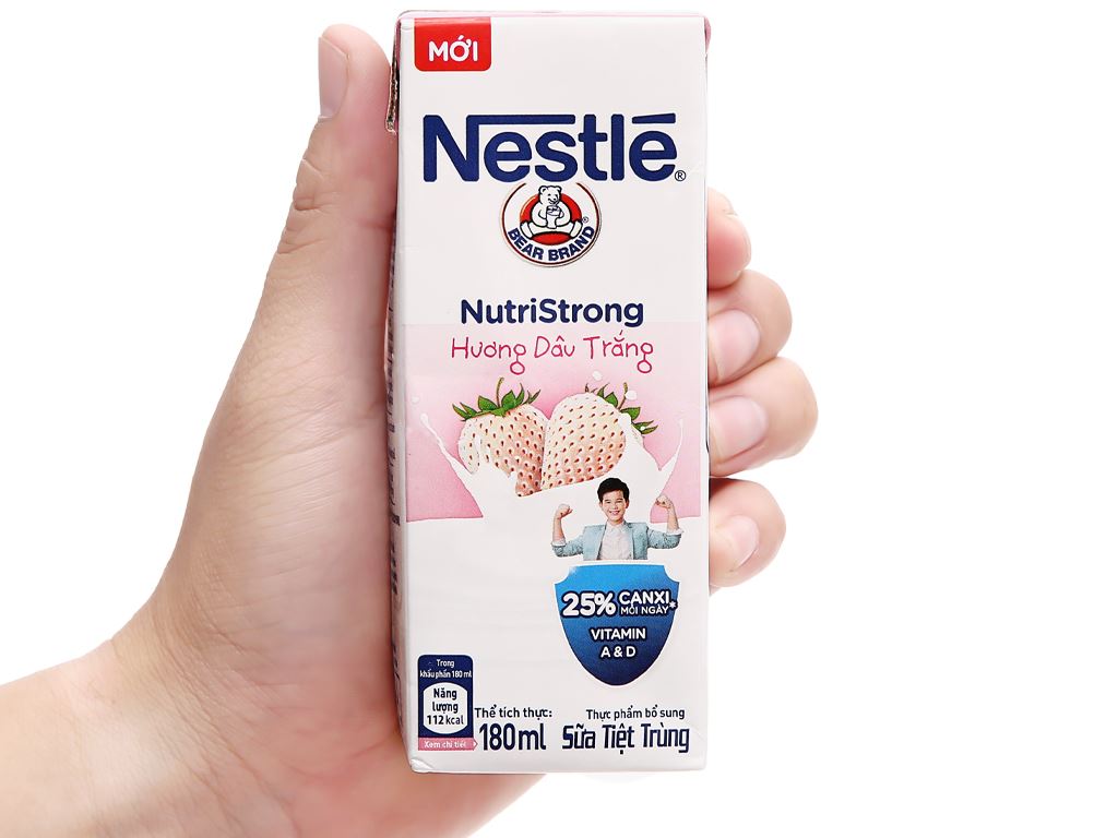 Thùng 48 hộp sữa tiệt trùng hương dâu trắng Nestlé NutriStrong 180ml 7