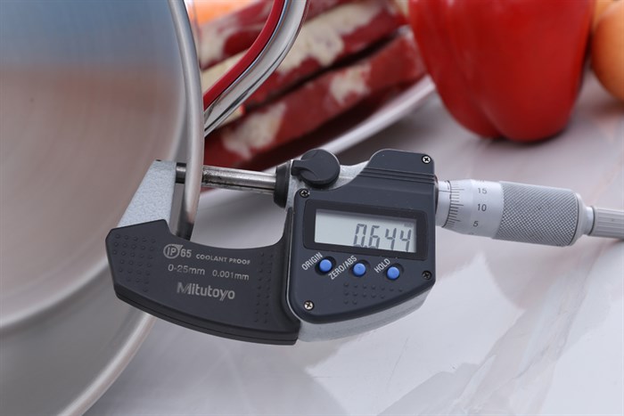 Nồi inox 3 đáy nắp kính 24 cm Happycook HC-24AR Màu Inox