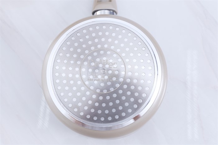 Quánh nhôm chống dính nắp kính 16 cm Delites QE Màu Nâu nhạt