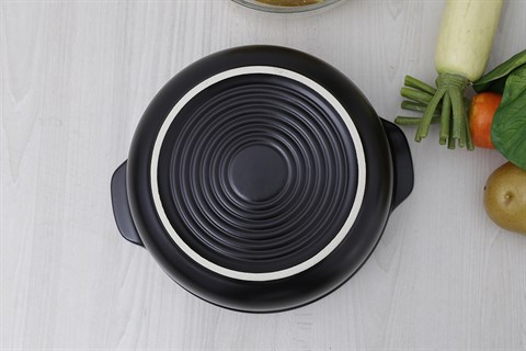 Đáy phẳng giúp làm chính thức ăn nhanh-Nồi đất nắp kính 1.85 lít Tucbeghi G704