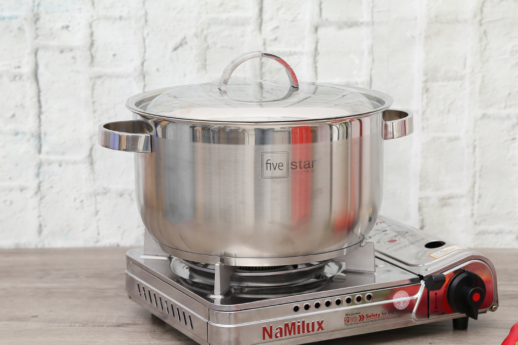 Nồi inox 3 đáy nắp inox 26 cm Fivestar N26-201QM Màu Inox