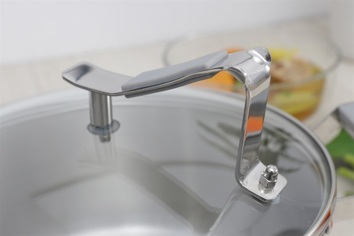 Nồi inox 3 đáy nắp kính 24 cm Delites 001NTA Màu Inox