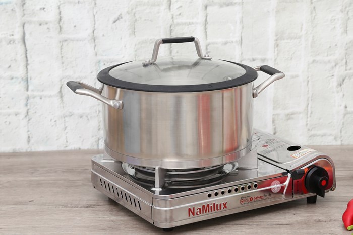 Nồi inox 3 đáy nắp kính 24 cm Delites 002NTA Màu Bạc Inox