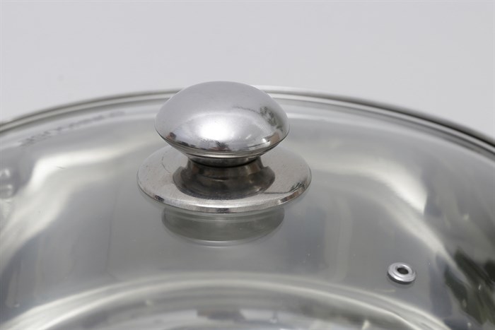 Nồi inox 3 đáy nắp kính 28 cm Sunhouse SH22128 Màu Inox