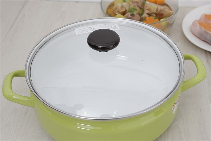 Nồi lẩu thép Nippon tráng men nắp kính 27 cm Fujihoro YAV-27HD.LG Màu Xanh lá