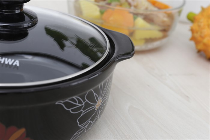 Nồi đất nắp kính 20 cm Dong Hwa Tucbeghi GF-704 Màu Đen