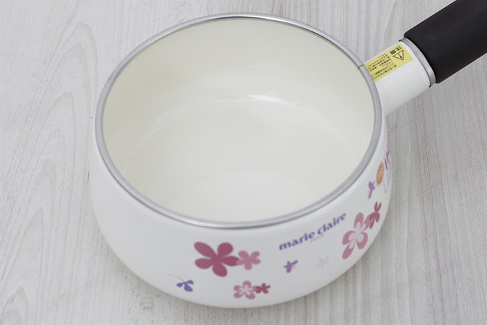 Quánh thép Nippon tráng men 16 cm Fujihoro MCPV-16S Màu Trắng