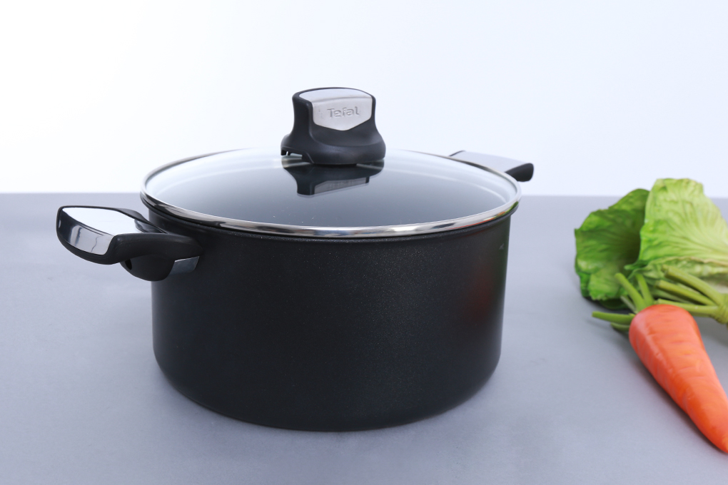 Nồi nhôm chống dính nắp kính 24 cm Tefal C6204672 Màu Đen