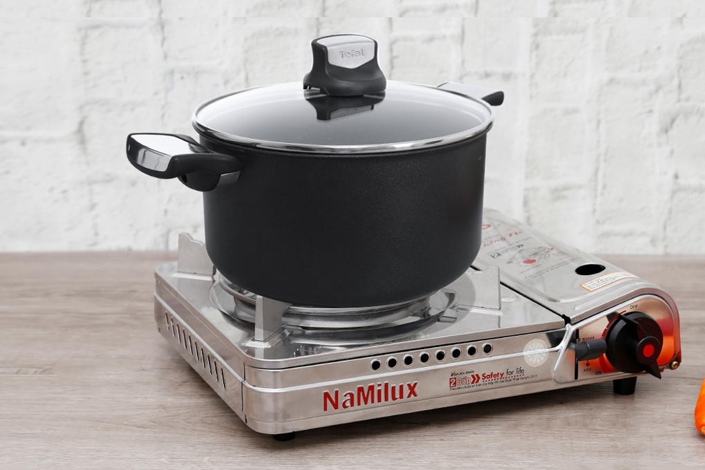 Nồi nhôm chống dính nắp kính 24 cm Tefal C6204672 Màu Đen