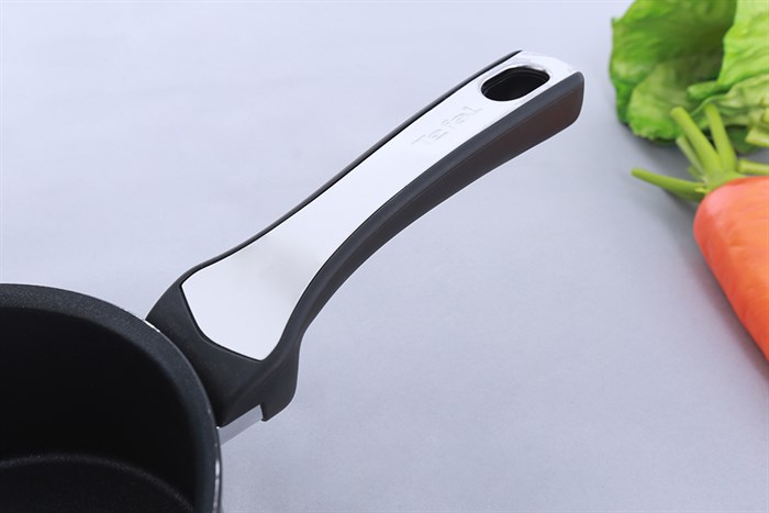 Quánh nhôm chống dính nắp kính 16 cm Tefal Expertise C6202272 Màu Đen