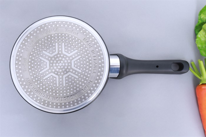 Quánh nhôm chống dính nắp kính 16 cm Tefal Expertise C6202272 Màu Đen