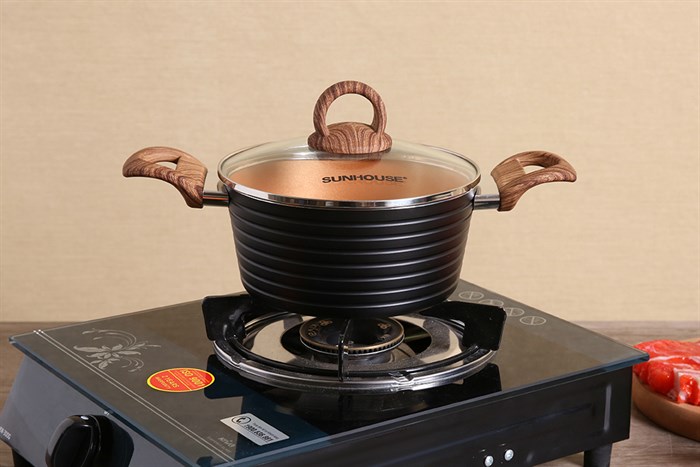 Nồi nhôm chống dính nắp kính 18 cm Sunhouse SHG2018MCA Màu Đen