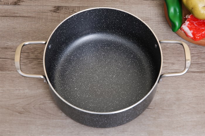 Nồi nhôm chống dính nắp kính 24 cm DMX NDE với lồng nồi phủ chống dính Whitford bền tốt, nấu ăn an toàn