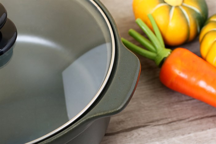 Nồi đất nắp kính 19 cm Dong hwa Tucbeghi G-704H Màu Xanh đen đậm