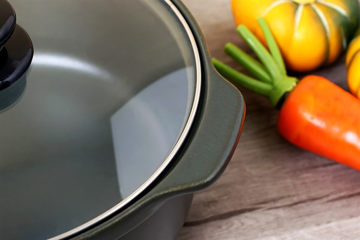 Nồi đất nắp kính 23 cm Dong hwa Tucbeghi G-705H Màu Xanh đen đậm