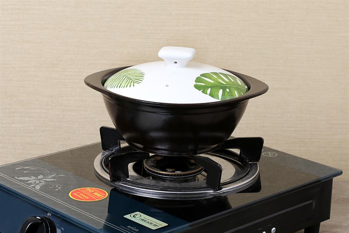 Nồi đất nắp sứ 18 cm Dong hwa CS005 Chiếc lá Màu Xanh lá
