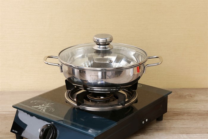 Nồi lẩu inox 3 đáy nắp kính 24 cm Fivestar NL24-3DG Màu Bạc