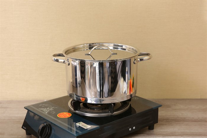 Nồi inox 304 3 đáy nắp inox 24 cm Fivestar N24-304OV Màu Bạc