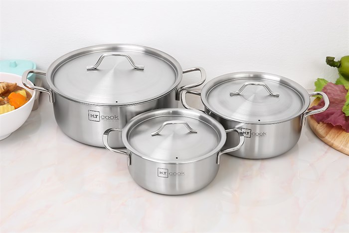 Bộ 3 nồi inox nắp inox Fivestar HT Cook HT-06DN làm bằng inox 430 an toàn cho sức khỏe, dễ vệ sinh.