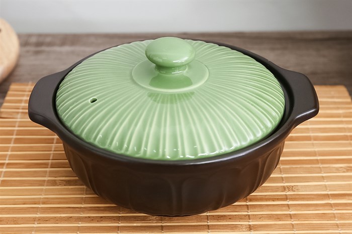 Nồi đất hoa sen nắp sứ 18 cm Dong hwa 402