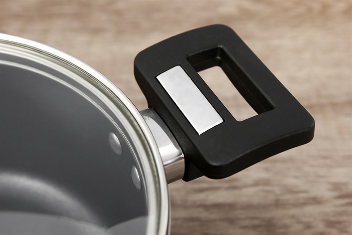 Nồi nhôm chống dính nắp kính 18 cm Hommy NE001-18 Màu Đỏ